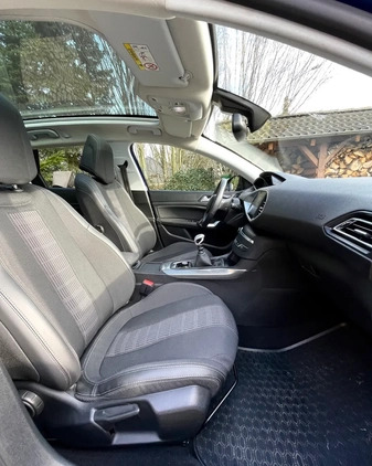 Peugeot 308 cena 43999 przebieg: 117000, rok produkcji 2018 z Poznań małe 326